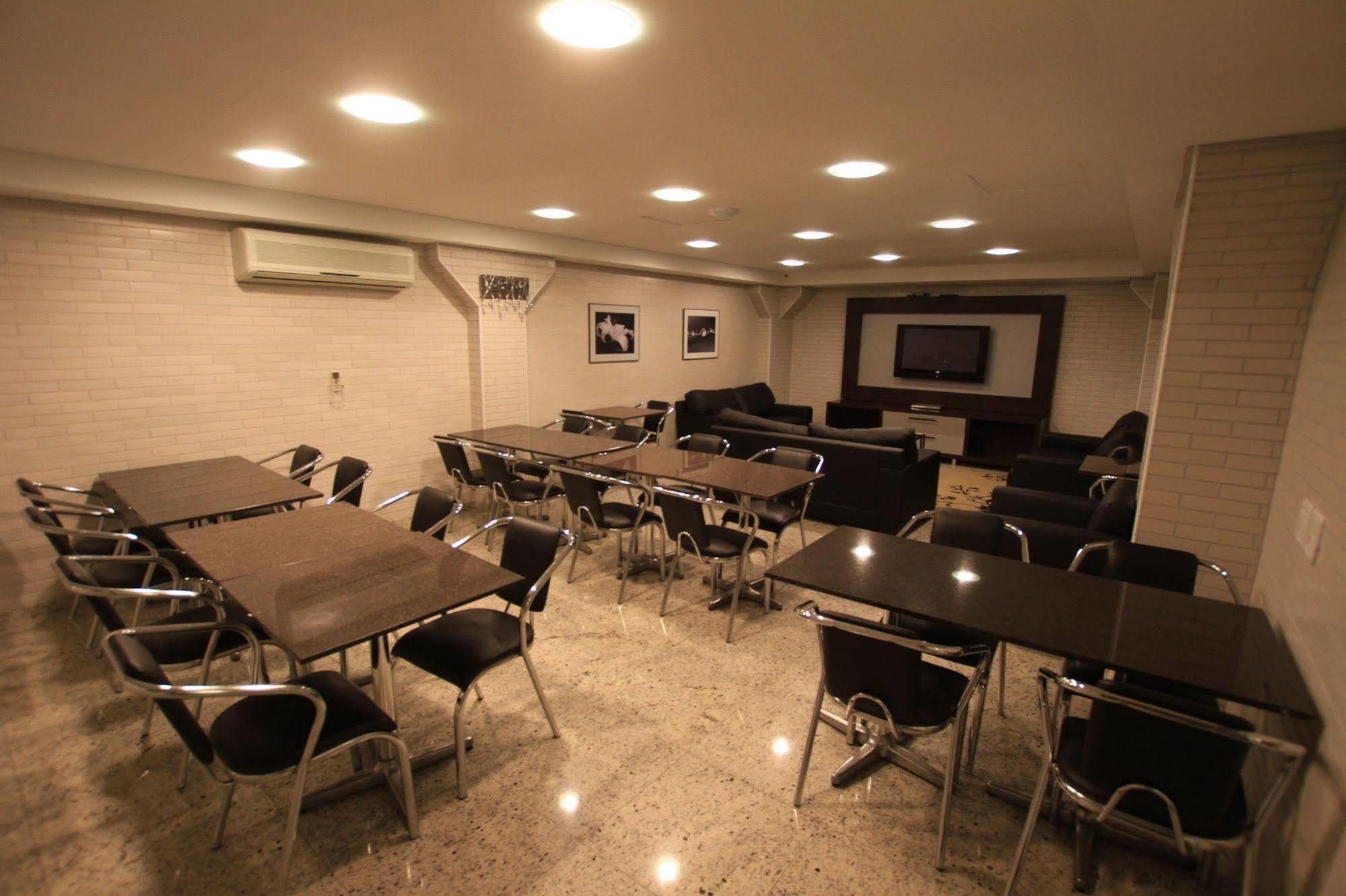 Hotel Confiance Batel Curitiba Bagian luar foto
